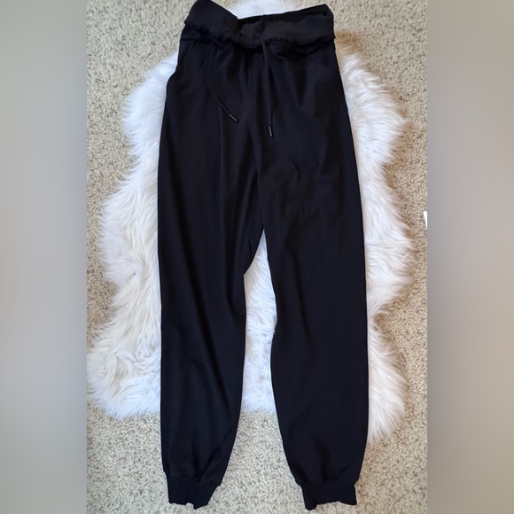 Lululemon Athletica, Keep Moving Jogger, Size 6, Black - Picture 4 of 9
